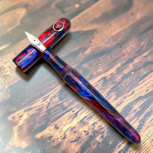 GW GemPen 25 Garnet in Betta 2a Fountain Pen