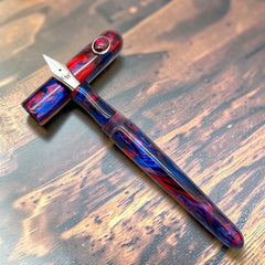 GW GemPen 25 Garnet in Betta 2a Fountain Pen
