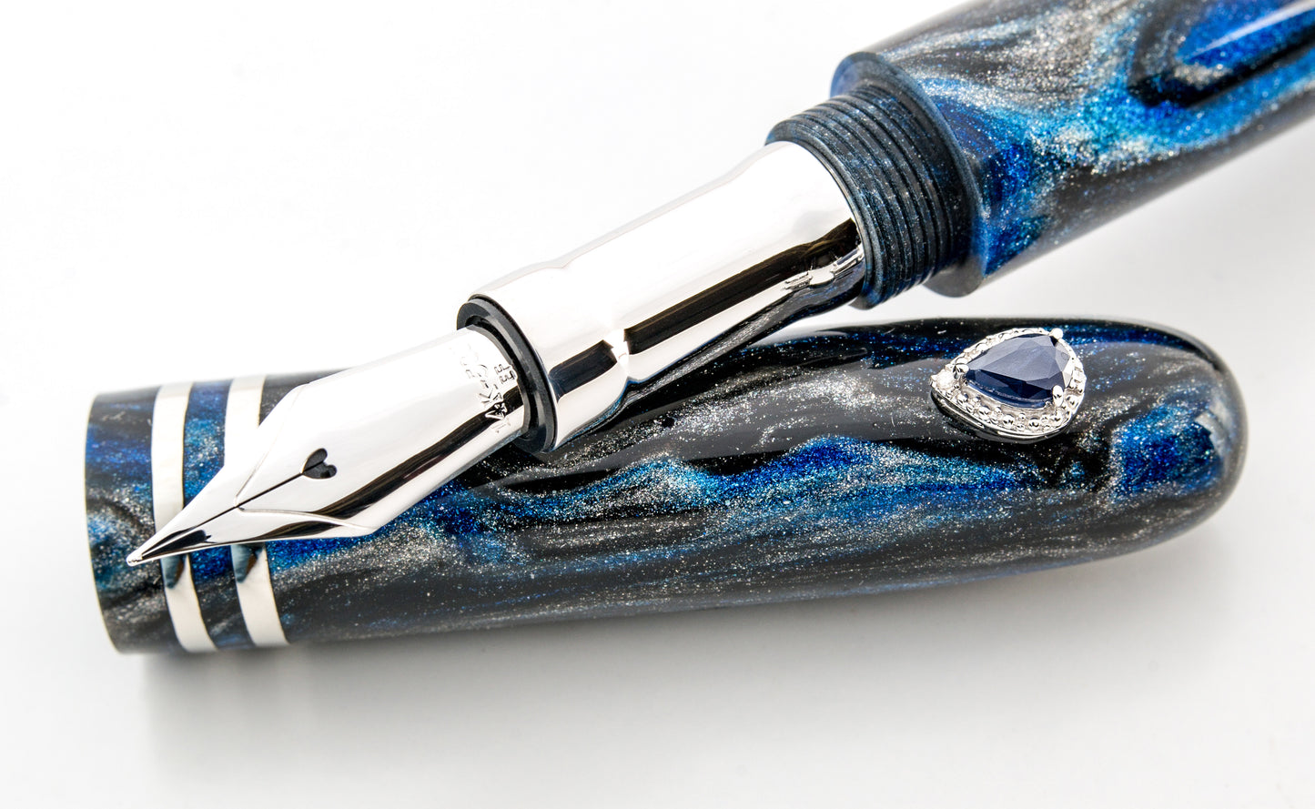 GW Sapphire and Diamonds Fountain Pen